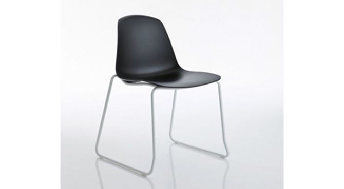 Epoca Chair Product Image
