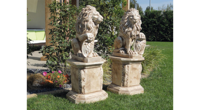 Versailles Lions with Shields Product Image